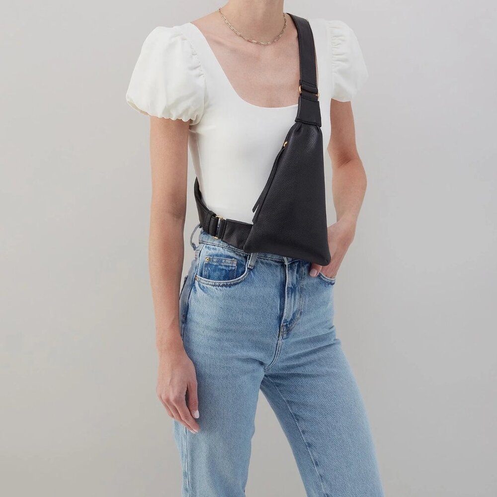 Hobo Bodhi Sling in Pebbled Leather | Black